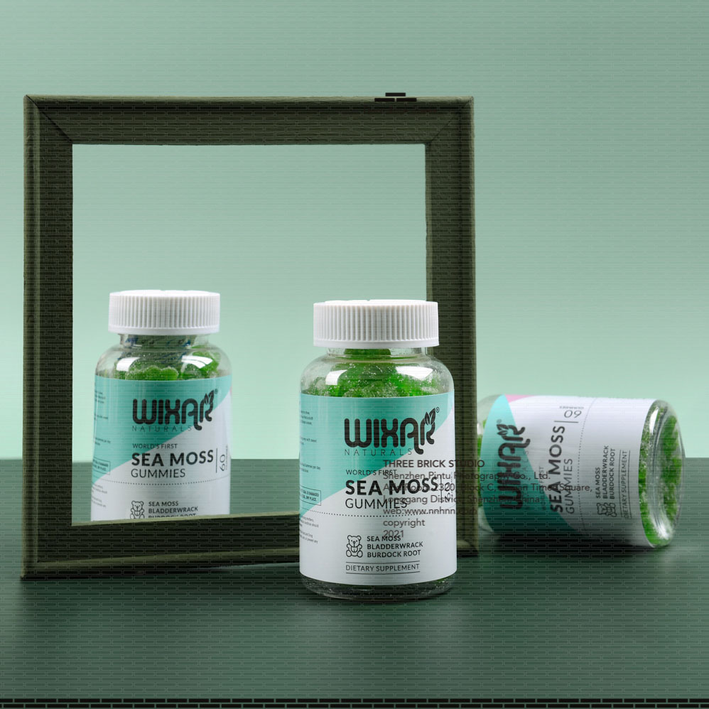 Product Photography in China Vitamin green bear lifestyle 3 bottles, green picture frame